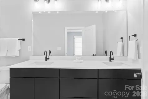 242 Freeland Lane Charlotte NC 28217