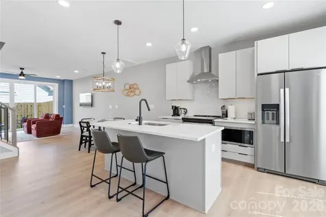 242 Freeland Lane Charlotte NC 28217