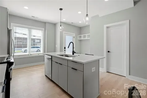 242 Freeland Lane Charlotte NC 28217