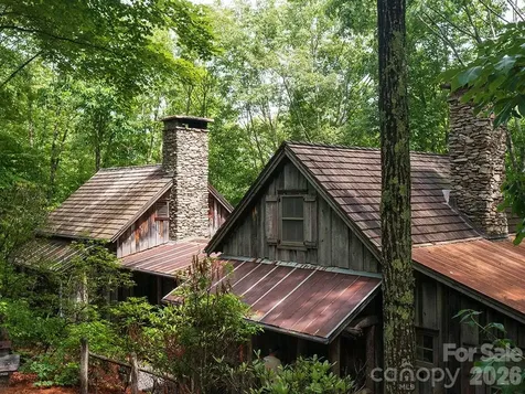 139 (#13) Boarding House Way Sylva NC 28779