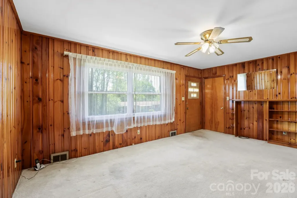 41 Hartshorn Drive Candler NC 28715