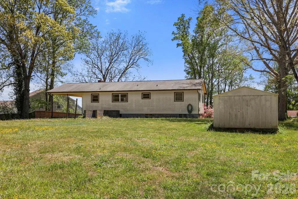 41 Hartshorn Drive Candler NC 28715