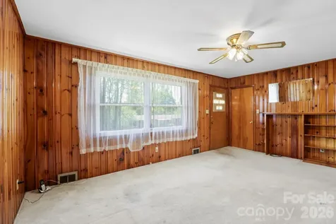 41 Hartshorn Drive Candler NC 28715