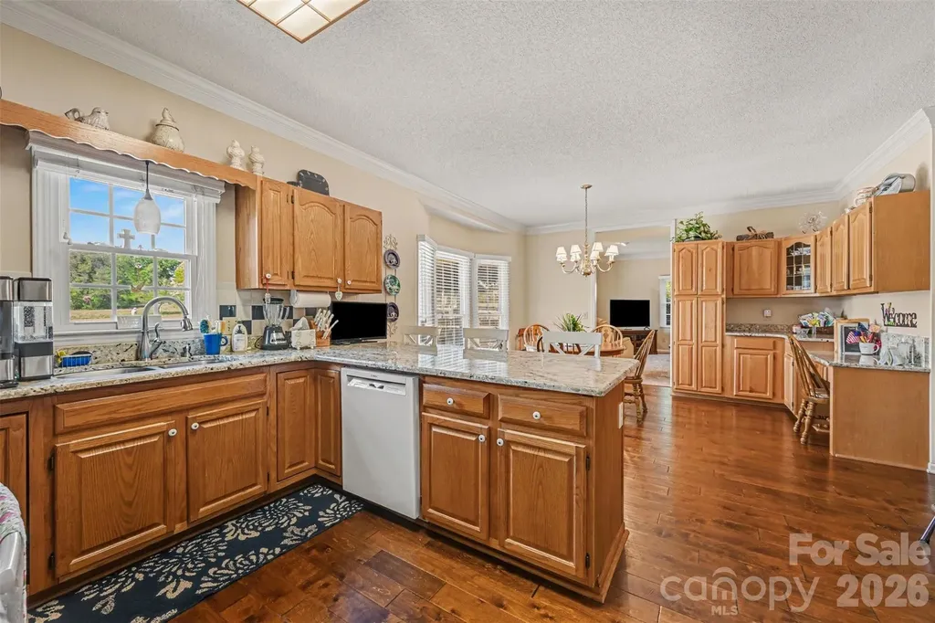 4051 Pinecrest Drive NE Hickory NC 28601