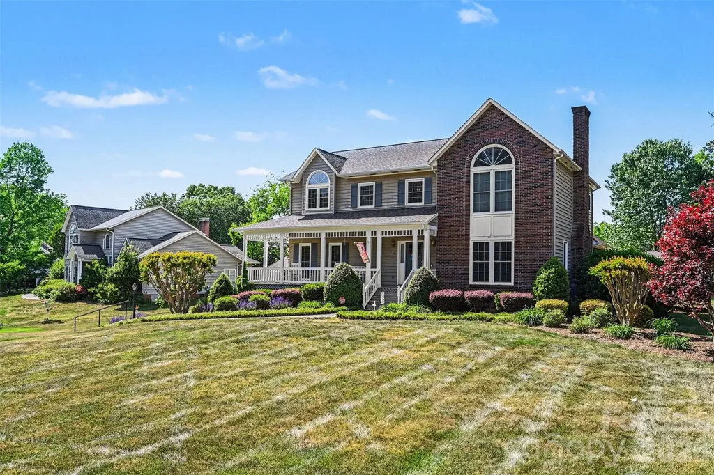 4051 Pinecrest Drive NE Hickory NC 28601