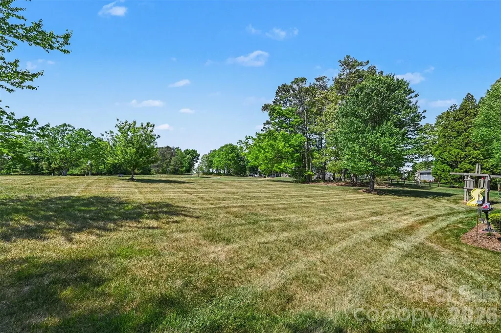 4051 Pinecrest Drive NE Hickory NC 28601