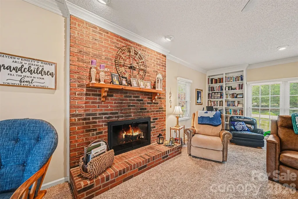 4051 Pinecrest Drive NE Hickory NC 28601