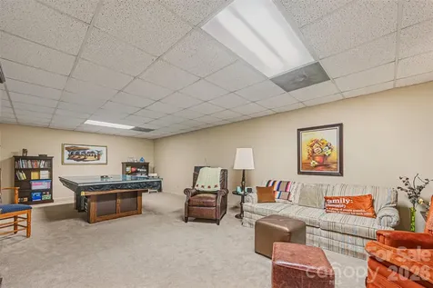 4051 Pinecrest Drive NE Hickory NC 28601