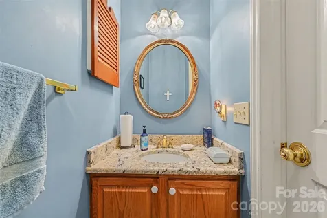 4051 Pinecrest Drive NE Hickory NC 28601