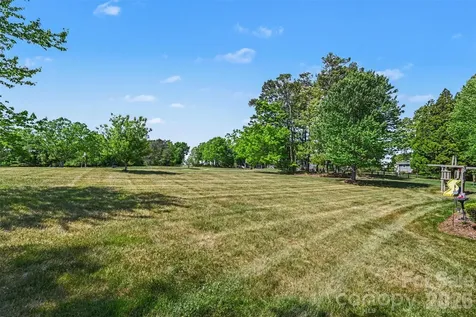 4051 Pinecrest Drive NE Hickory NC 28601