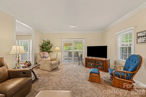 4051 Pinecrest Drive NE Hickory NC 28601