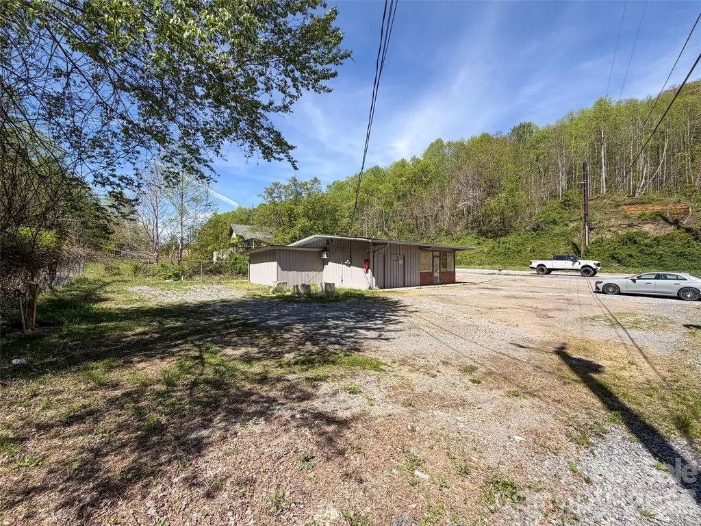 2803 Dellwood Road Waynesville NC 28786