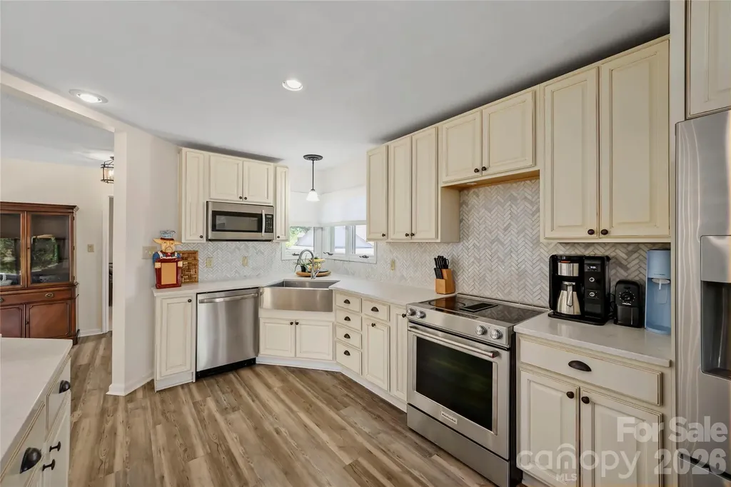 109 Clubwood Court Asheville NC 28803