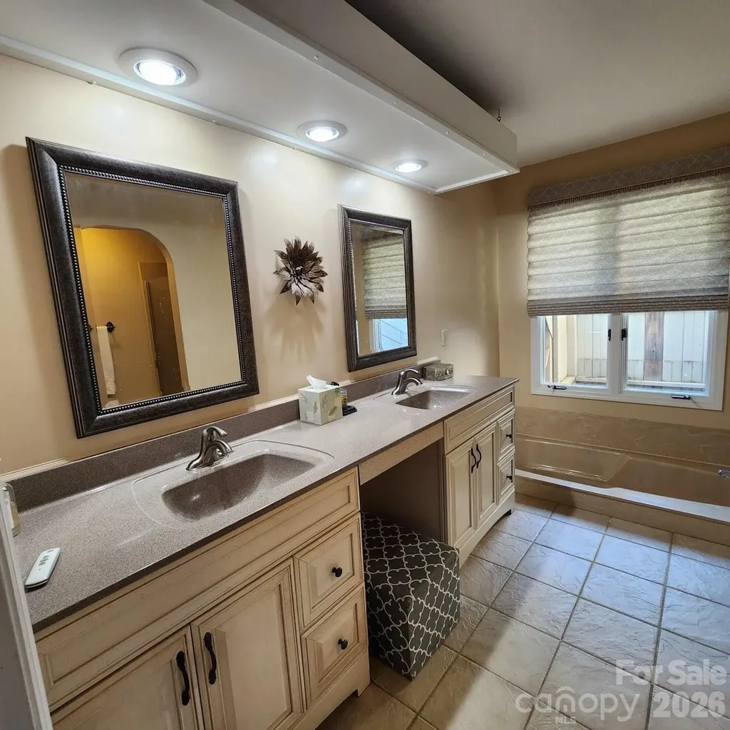 109 Clubwood Court Asheville NC 28803