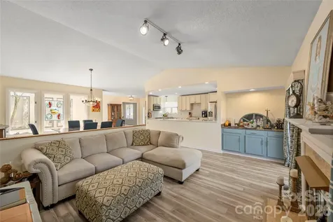 109 Clubwood Court Asheville NC 28803