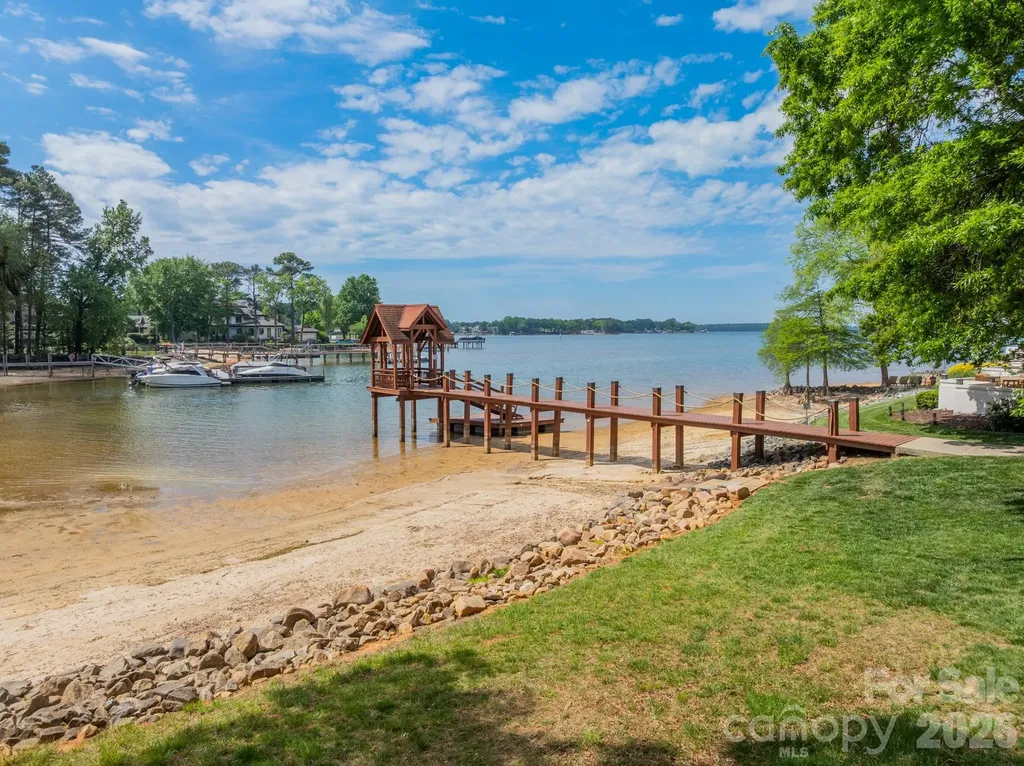 17919 Kings Point Drive Cornelius NC 28031