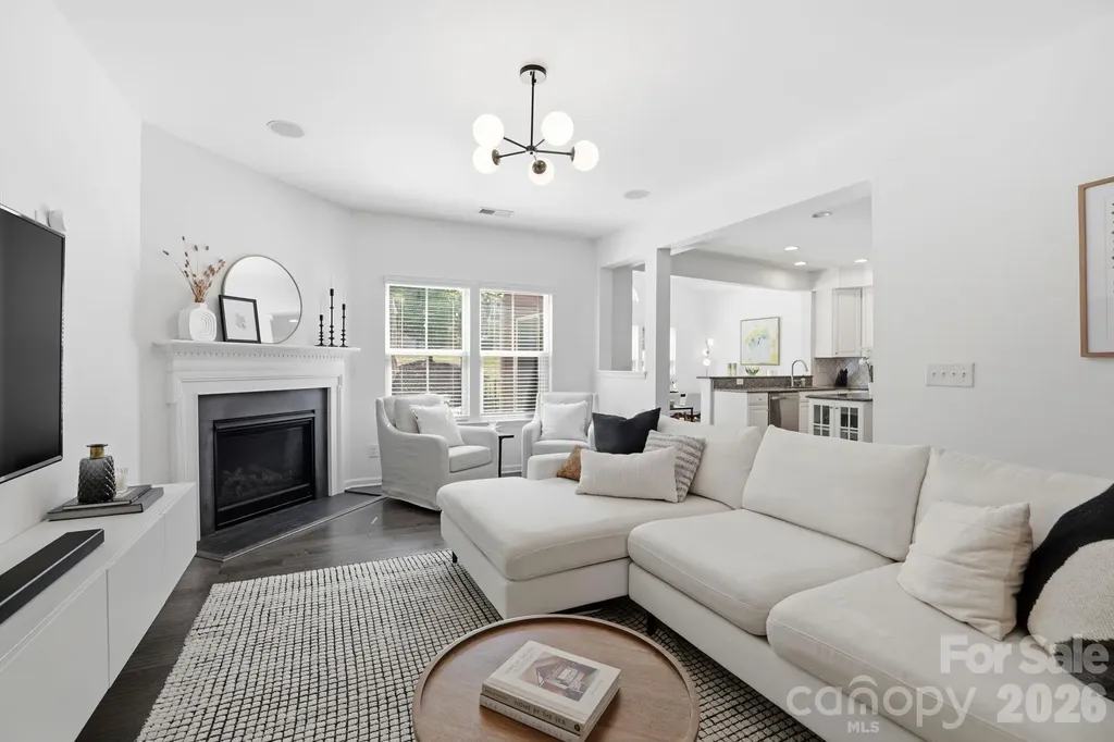 1819 Fleetwood Drive Charlotte NC 28208
