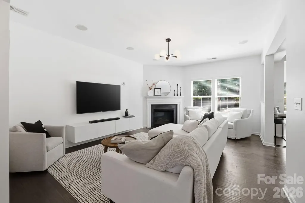 1819 Fleetwood Drive Charlotte NC 28208