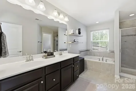 1819 Fleetwood Drive Charlotte NC 28208