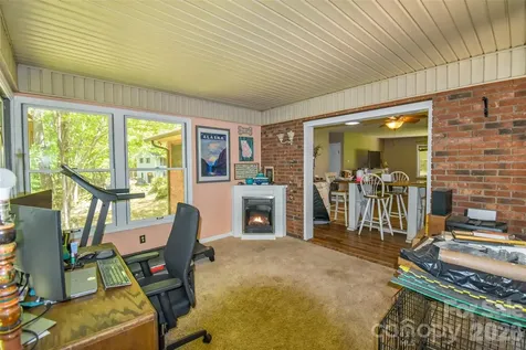 14 N Willow Wood Trail Hendersonville NC 28739