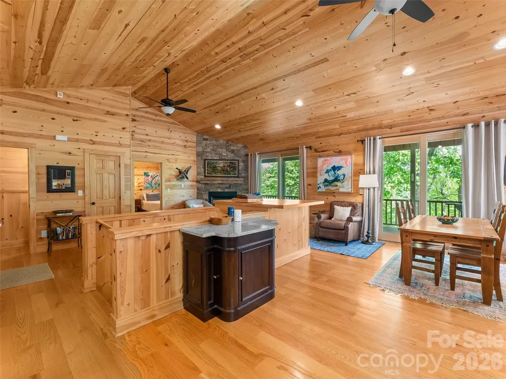 350 Laurel Mountain Trail Saluda NC 28773