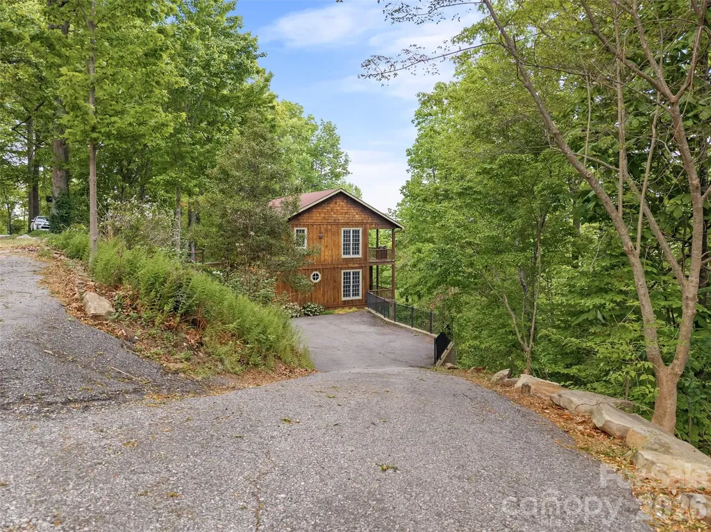 350 Laurel Mountain Trail Saluda NC 28773