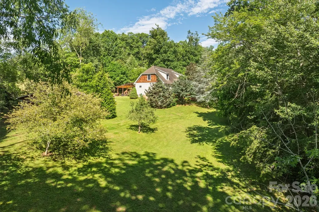 17 Squires Lane Candler NC 28715
