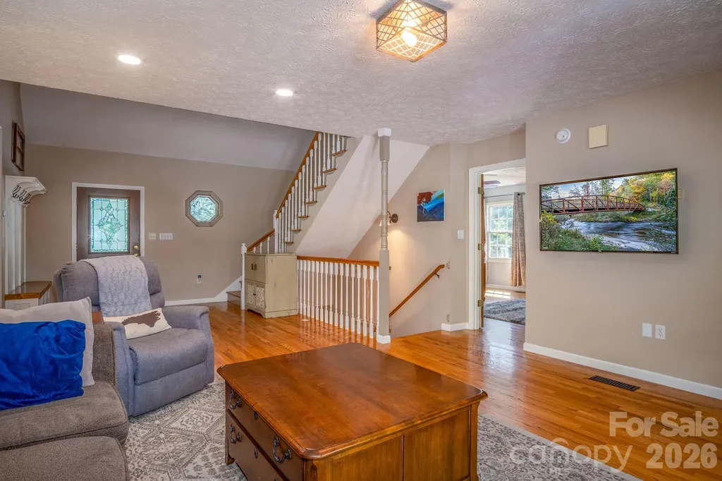 17 Squires Lane Candler NC 28715