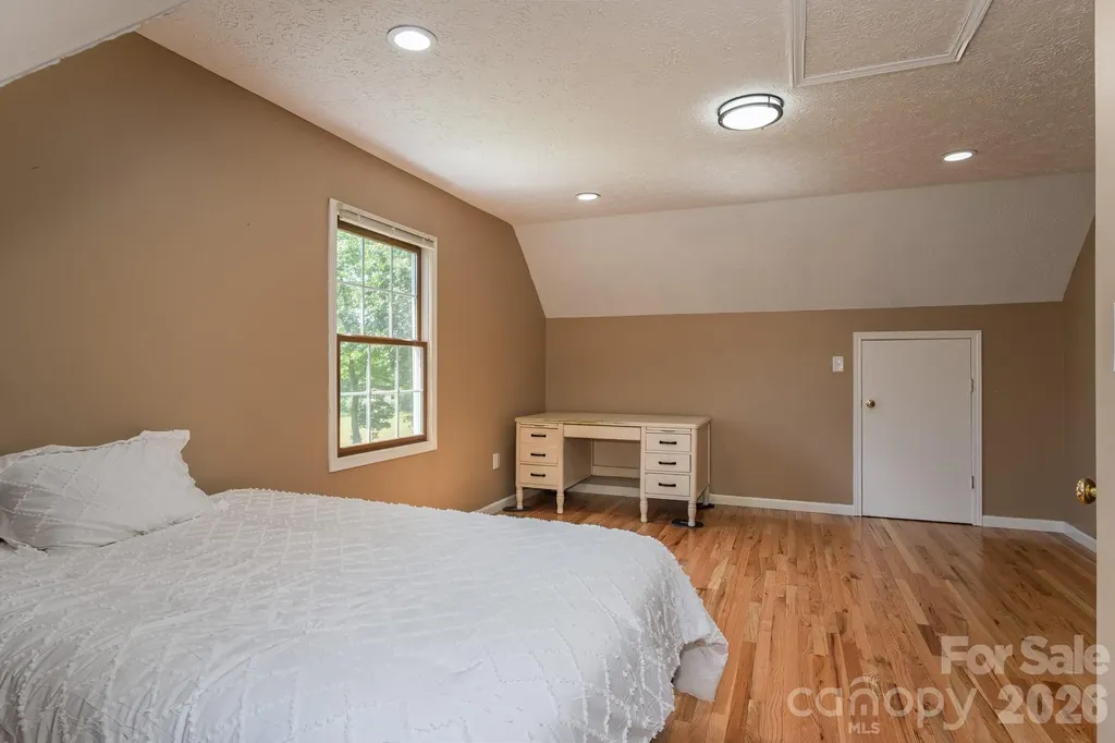 17 Squires Lane Candler NC 28715