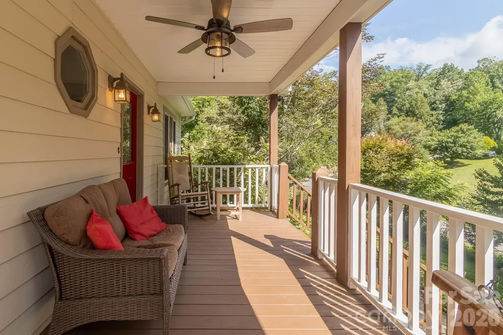 17 Squires Lane Candler NC 28715