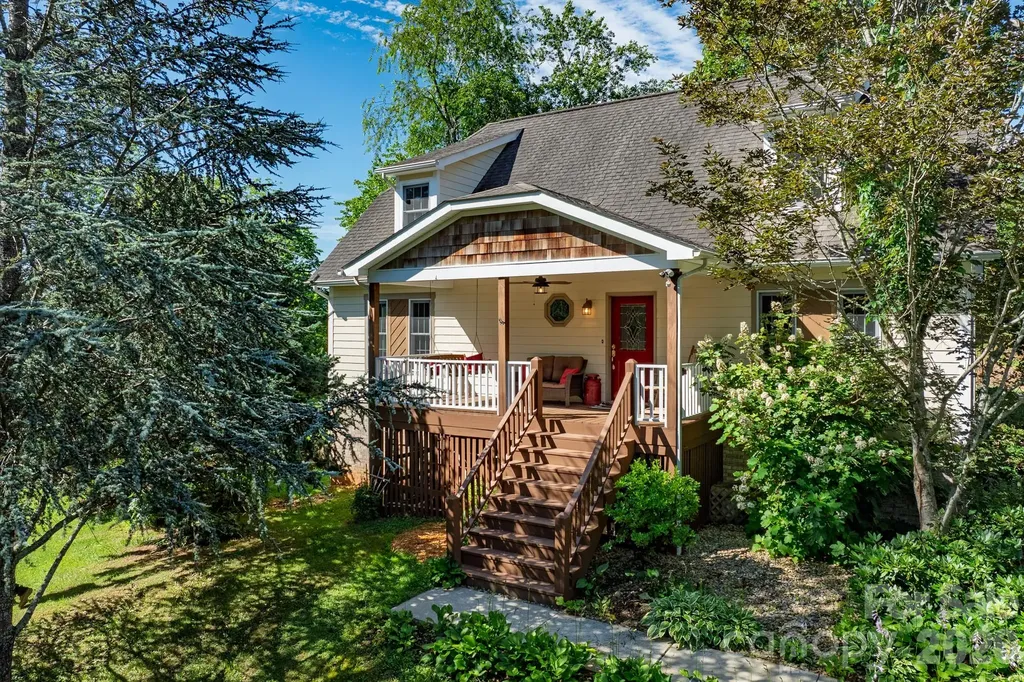 17 Squires Lane Candler NC 28715
