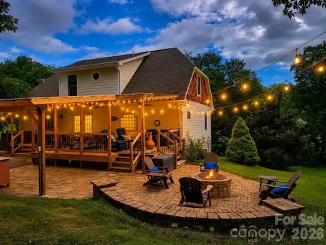 17 Squires Lane Candler NC 28715