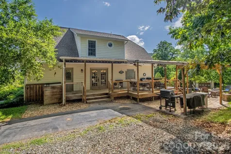 17 Squires Lane Candler NC 28715