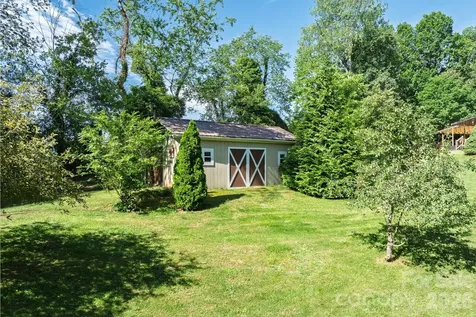 17 Squires Lane Candler NC 28715