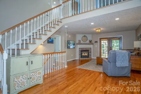 17 Squires Lane Candler NC 28715