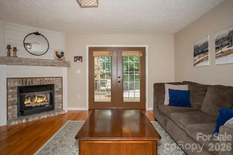 17 Squires Lane Candler NC 28715