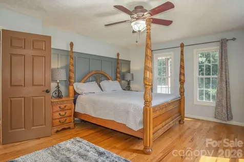 17 Squires Lane Candler NC 28715