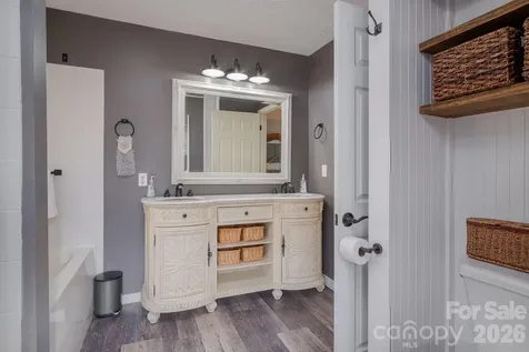 17 Squires Lane Candler NC 28715