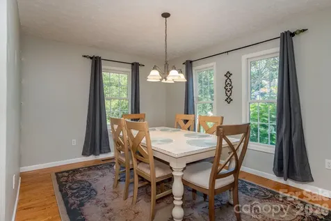 17 Squires Lane Candler NC 28715