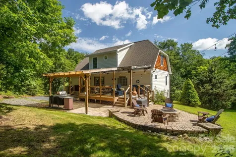 17 Squires Lane Candler NC 28715