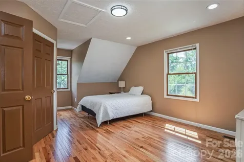 17 Squires Lane Candler NC 28715