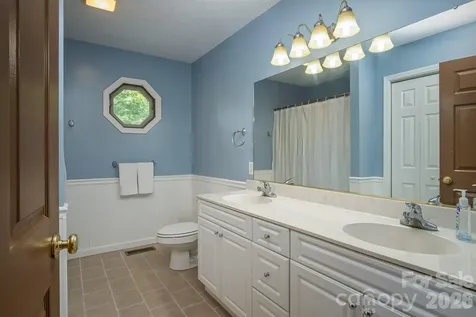 17 Squires Lane Candler NC 28715