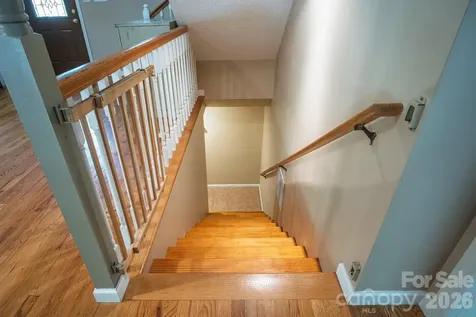 17 Squires Lane Candler NC 28715