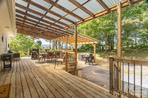 17 Squires Lane Candler NC 28715