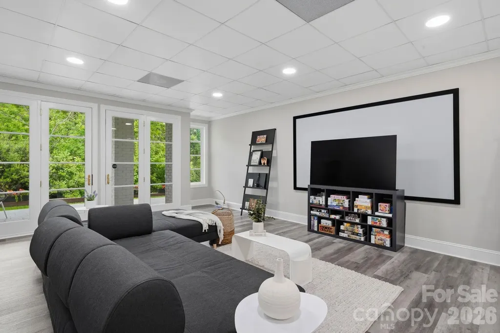 1120 Chollywood Drive Charlotte NC 28211