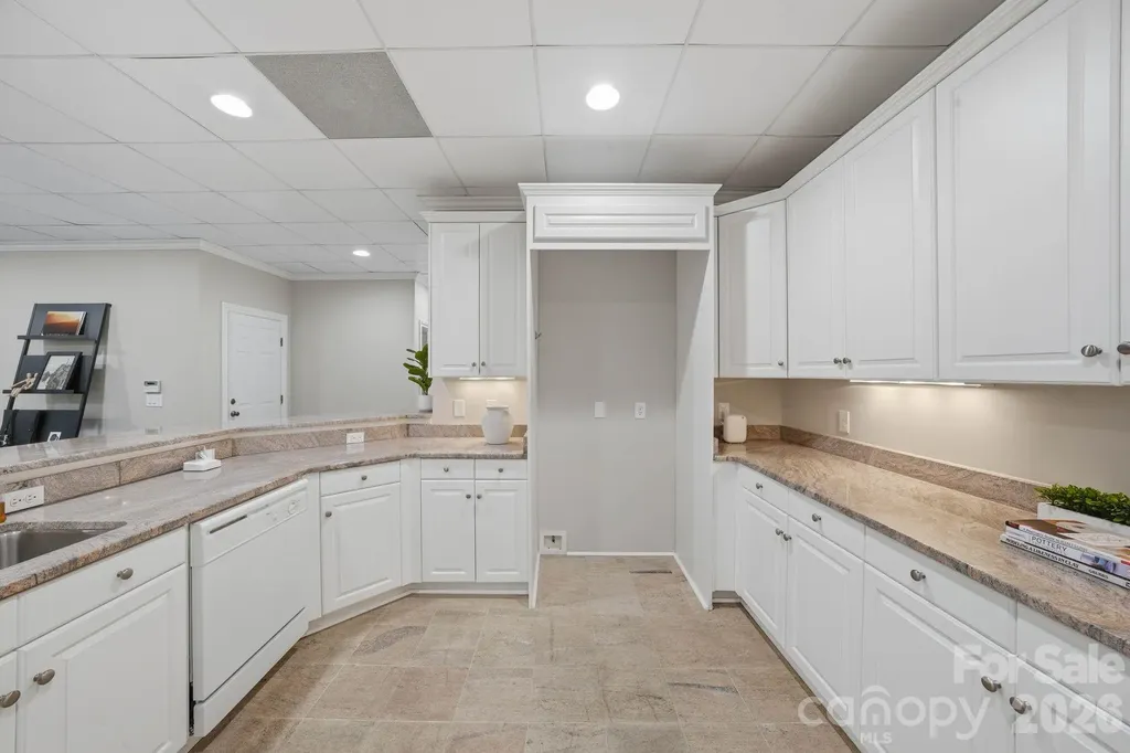 1120 Chollywood Drive Charlotte NC 28211