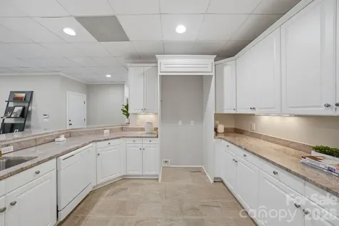 1120 Chollywood Drive Charlotte NC 28211