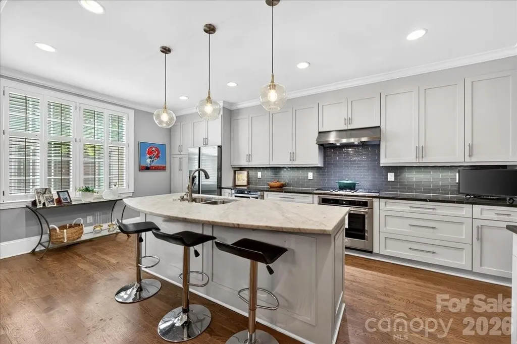 202 Perrin Place Charlotte NC 28207
