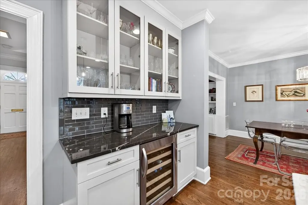 202 Perrin Place Charlotte NC 28207