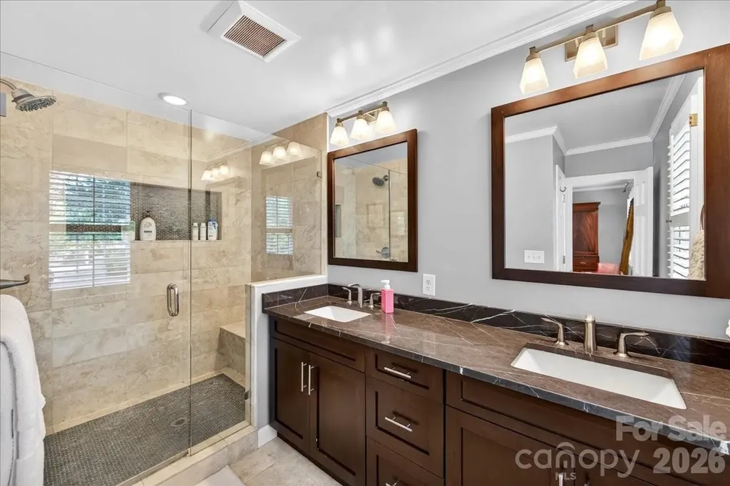 202 Perrin Place Charlotte NC 28207